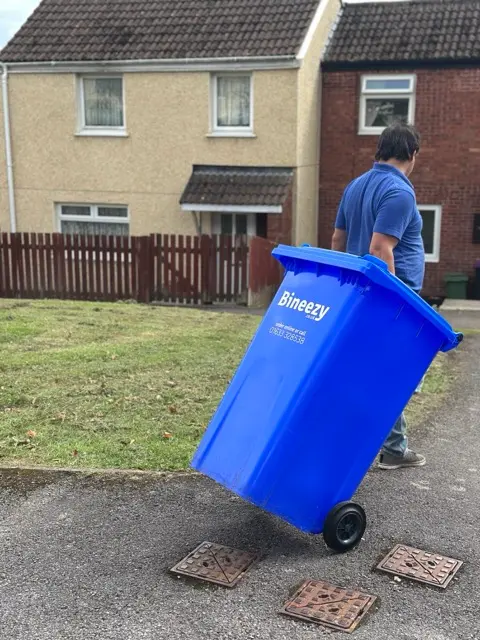 Bineezy wheelie bin delivery for local household waste collection